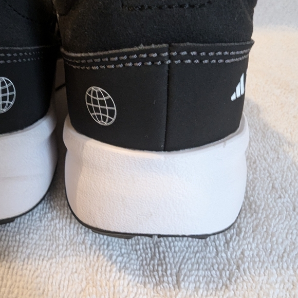 Youth Adidas Sneakers - Picture 5 of 7